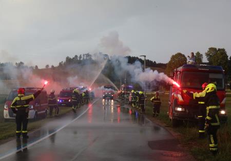 PRIHOD NOVE GASILSKE CISTERNE PGD UNEC 05 FOTO LJUBO VUKELIČ